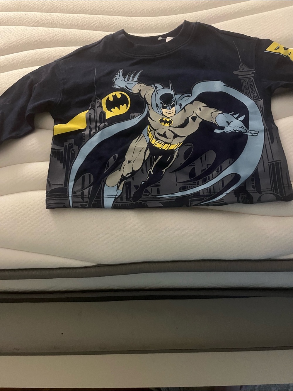 GAP Batman Long-Sleeve Graphic Tee - Black & Yellow